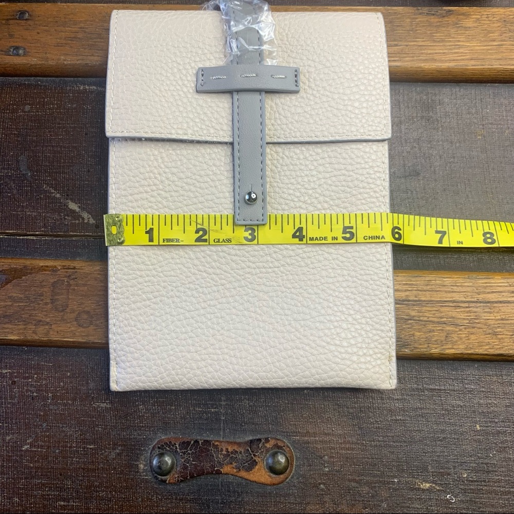 Mary Kay Cross Body MidCity Modern Purse, Clutch, white gray medium small faux - Picture 11 of 13